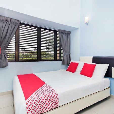 Oyo 220 Hotel Sri Maluri كوالالمبور المظهر الخارجي الصورة