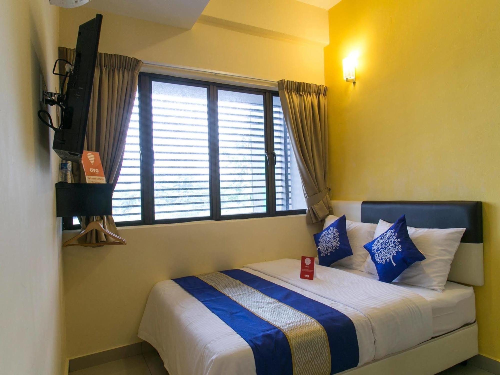 Oyo 220 Hotel Sri Maluri كوالالمبور المظهر الخارجي الصورة