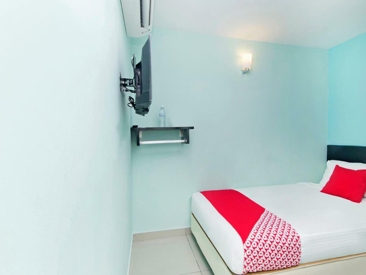Oyo 220 Hotel Sri Maluri كوالالمبور المظهر الخارجي الصورة