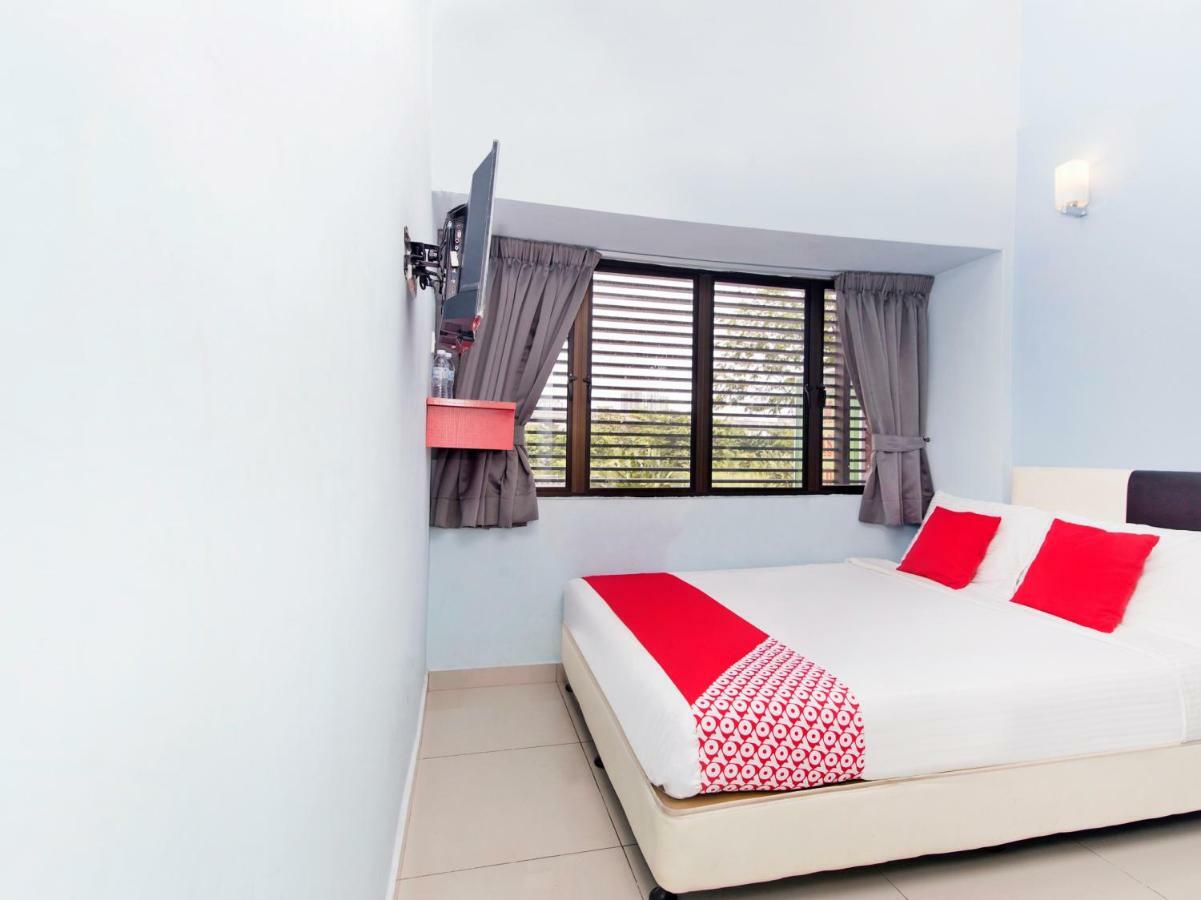 Oyo 220 Hotel Sri Maluri كوالالمبور المظهر الخارجي الصورة