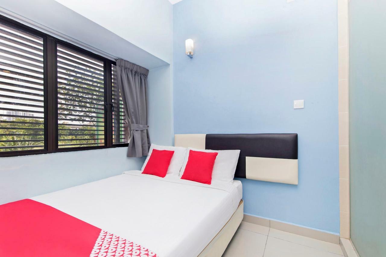 Oyo 220 Hotel Sri Maluri كوالالمبور المظهر الخارجي الصورة