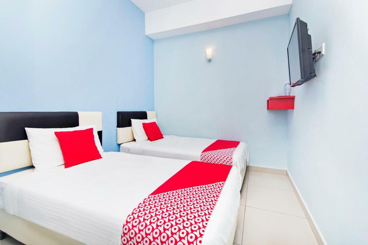 Oyo 220 Hotel Sri Maluri كوالالمبور المظهر الخارجي الصورة