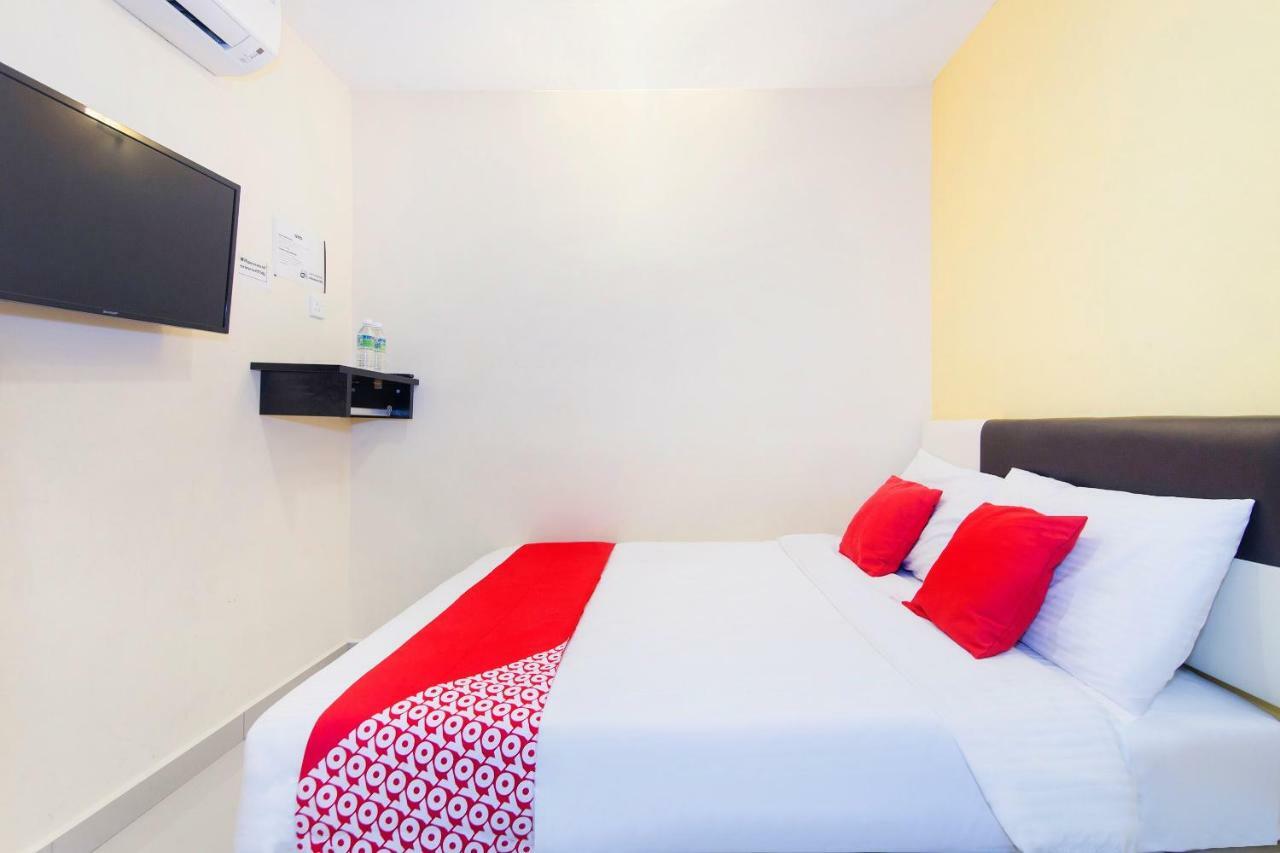 Oyo 220 Hotel Sri Maluri كوالالمبور المظهر الخارجي الصورة
