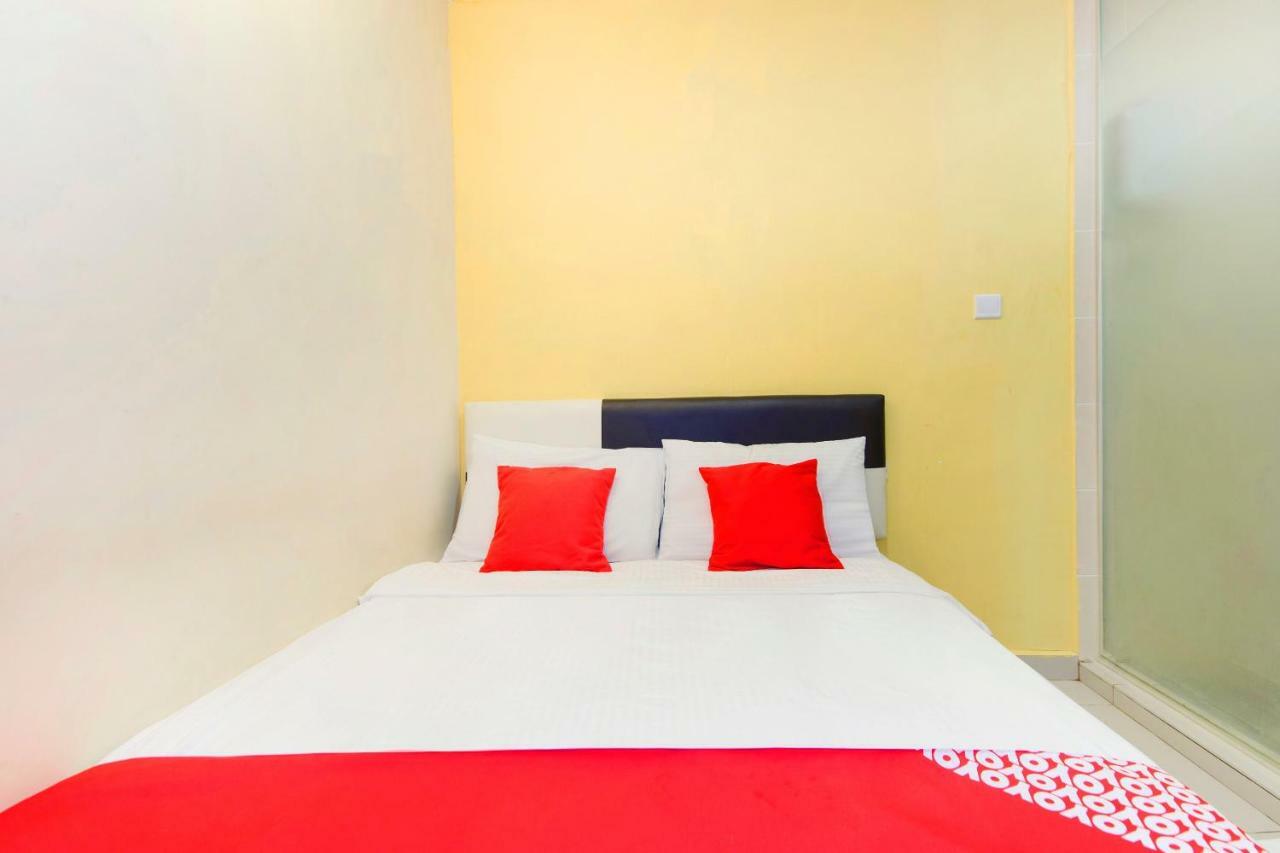 Oyo 220 Hotel Sri Maluri كوالالمبور المظهر الخارجي الصورة
