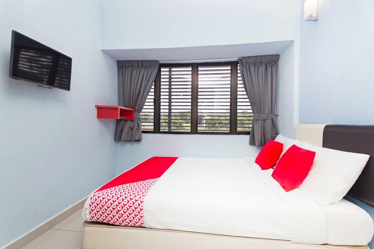 Oyo 220 Hotel Sri Maluri كوالالمبور المظهر الخارجي الصورة