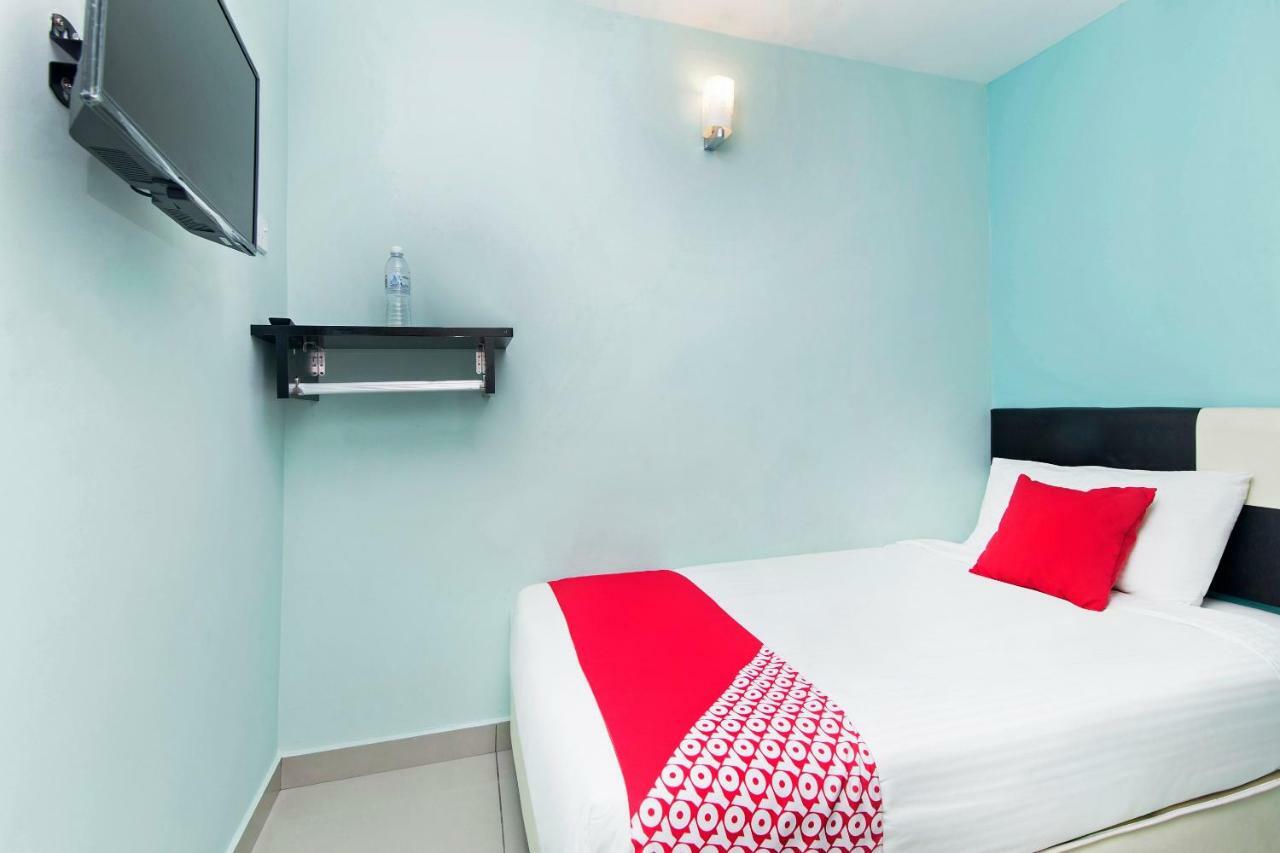 Oyo 220 Hotel Sri Maluri كوالالمبور المظهر الخارجي الصورة