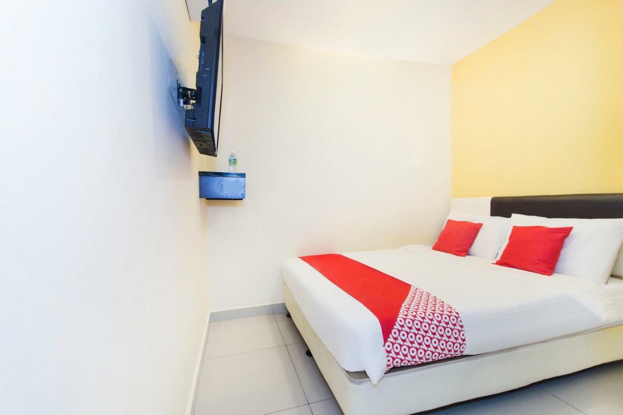 Oyo 220 Hotel Sri Maluri كوالالمبور المظهر الخارجي الصورة