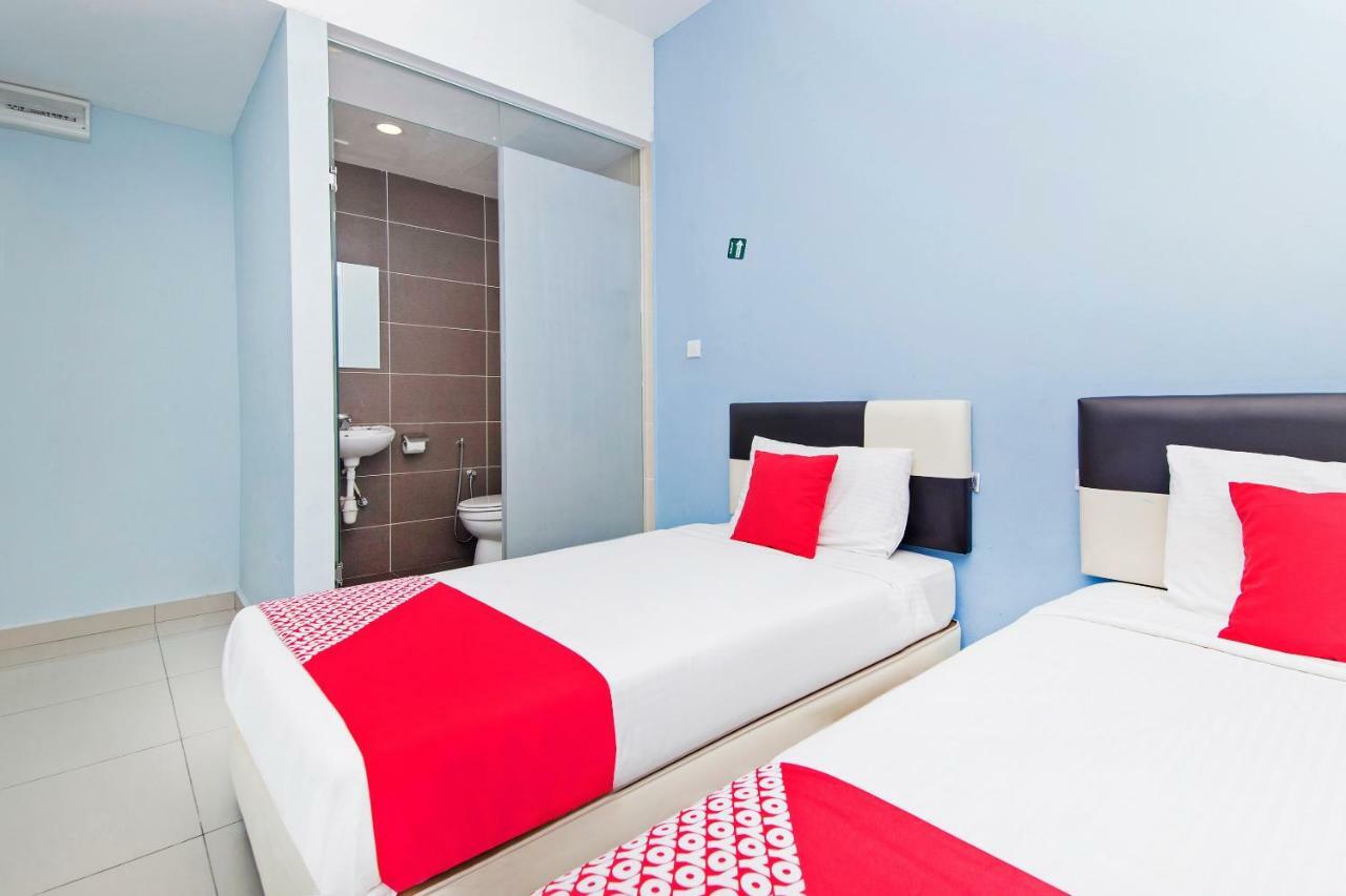 Oyo 220 Hotel Sri Maluri كوالالمبور المظهر الخارجي الصورة