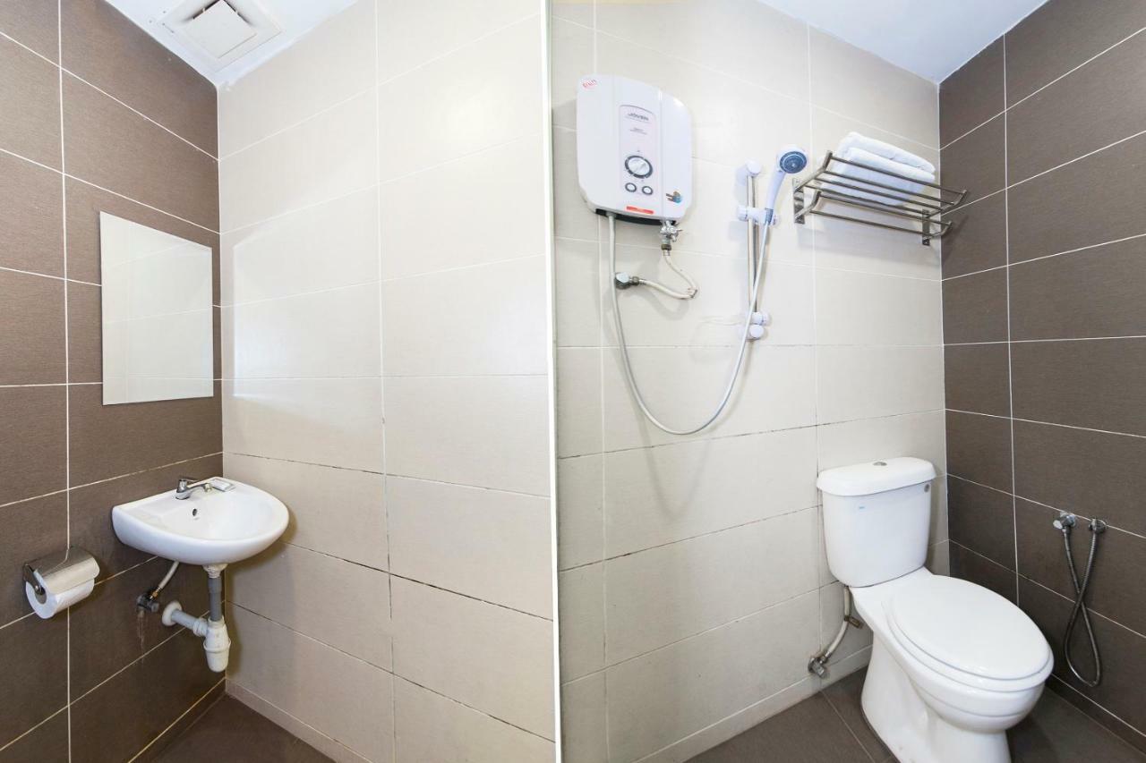 Oyo 220 Hotel Sri Maluri كوالالمبور المظهر الخارجي الصورة