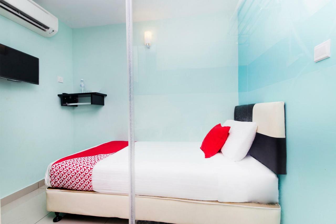Oyo 220 Hotel Sri Maluri كوالالمبور المظهر الخارجي الصورة