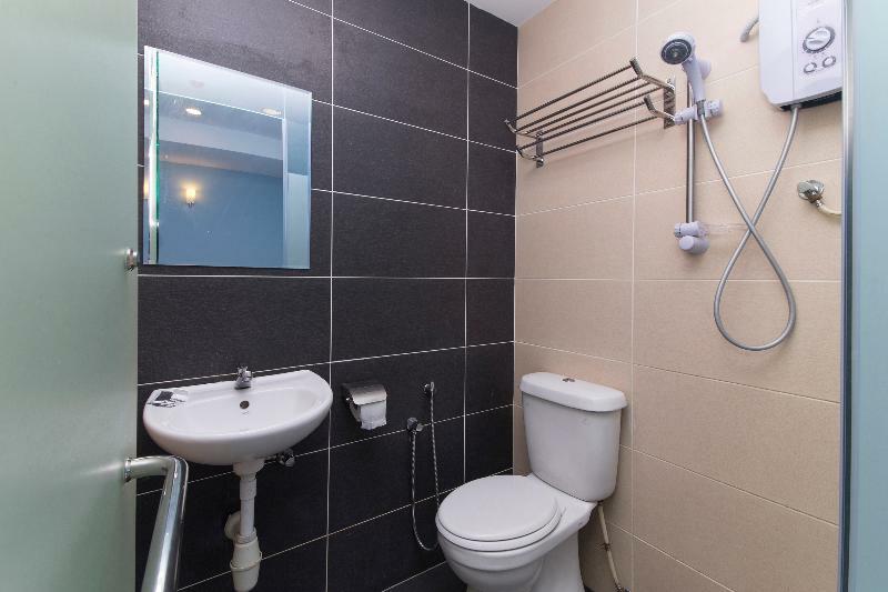 Oyo 220 Hotel Sri Maluri كوالالمبور المظهر الخارجي الصورة